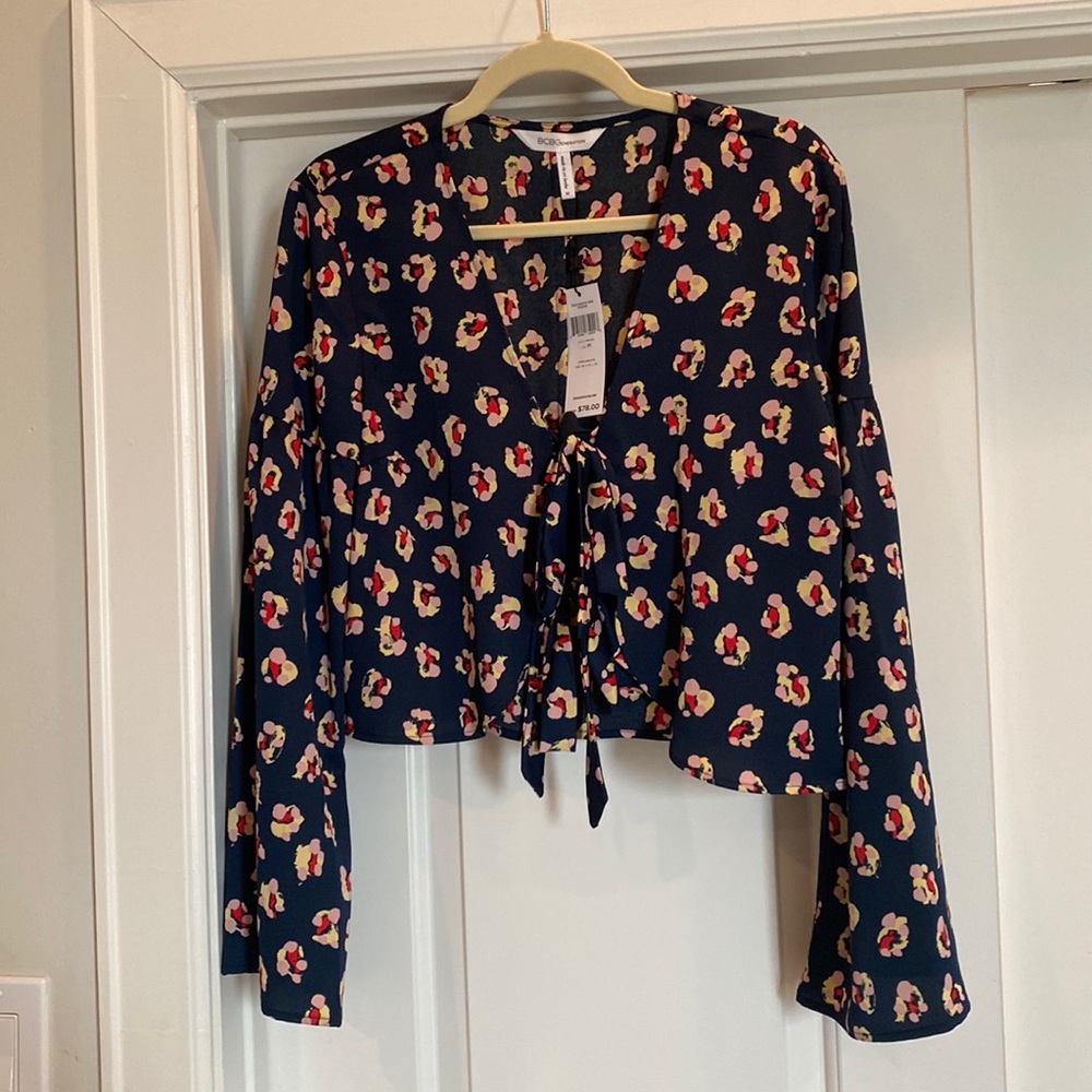 BOW FRONT BELL SLEEVE BLOUSE